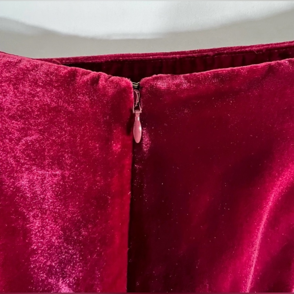 Anthropologie Size 10 Fushia Pink Crushed
Velvet High Waist Side Slit Mini Skirt - Picture 6 of 9